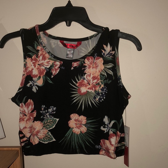 Top - Picture 2 of 2